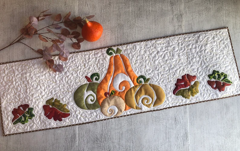 Thanksgiving is Coming: 30 Table Runners We Love this Season! - Judaica ...